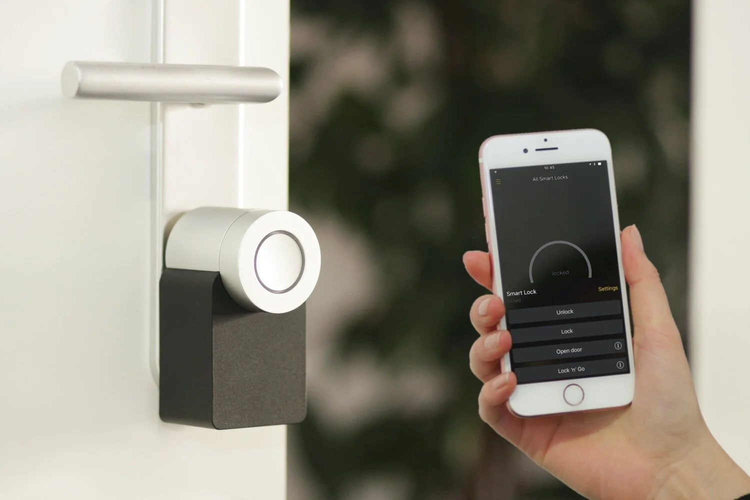 Home access control managed from a smartphone